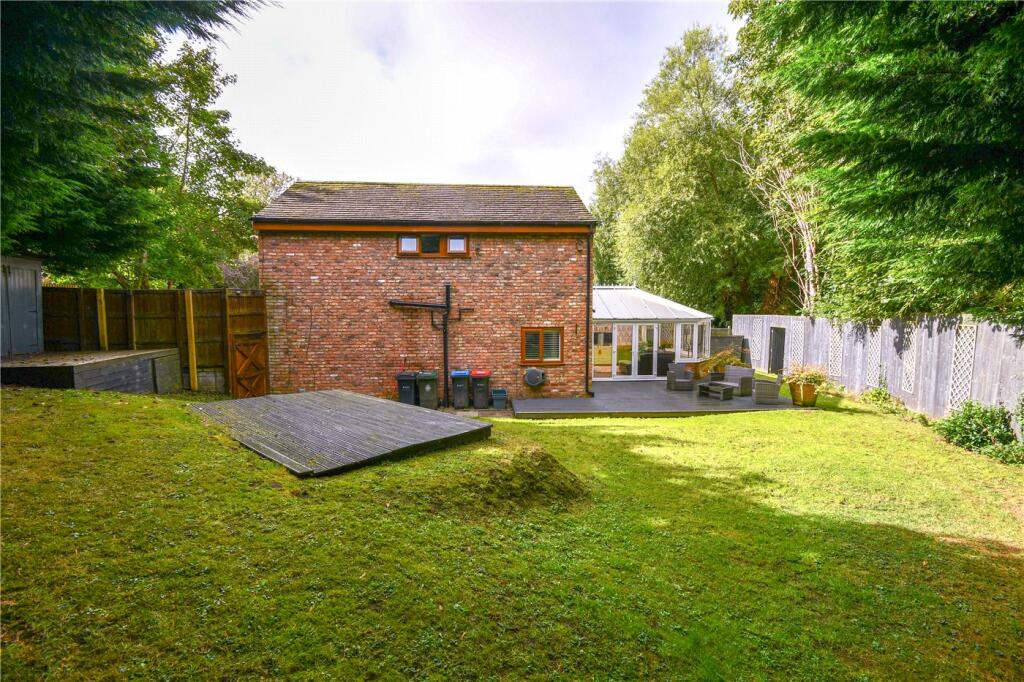 Additional property image - Oliver Lane, Great Sutton, Ellesmere Port