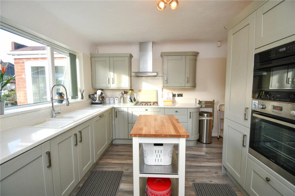 Additional property image - Childer Crescent, Little Sutton, Cheshire