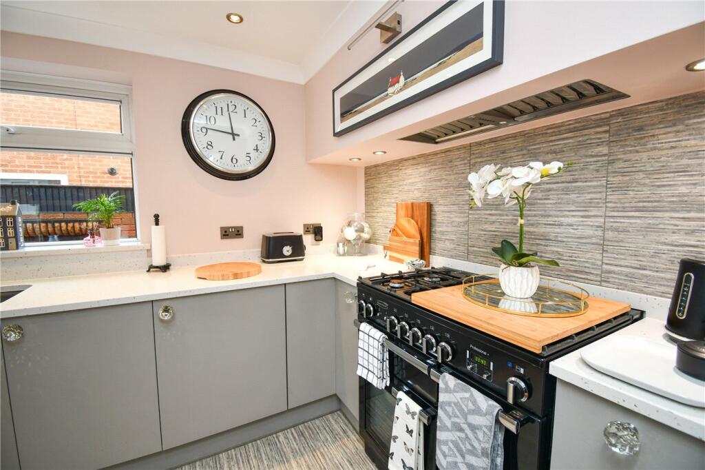 Additional property image - Hope Farm Road, Great Sutton, Cheshire