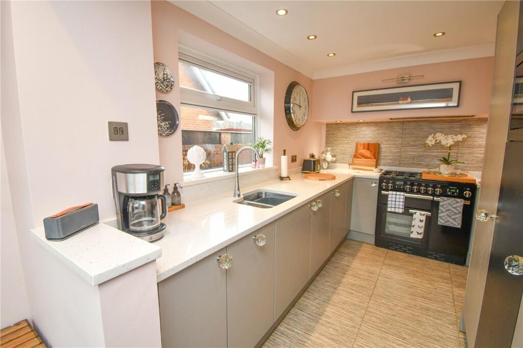 Additional property image - Hope Farm Road, Great Sutton, Cheshire