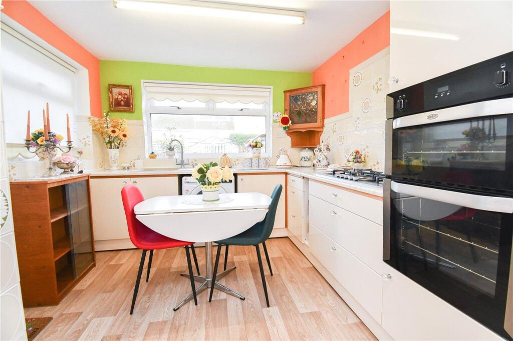 Additional property image - Heather Close, Great Sutton, Ellesmere Port