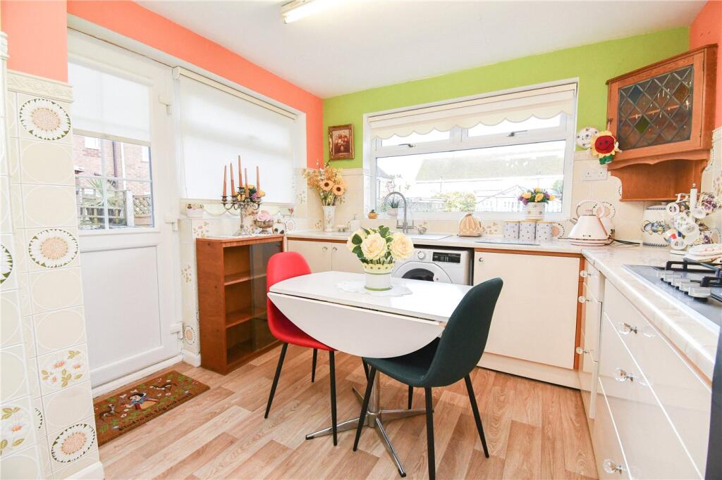 Additional property image - Heather Close, Great Sutton, Ellesmere Port