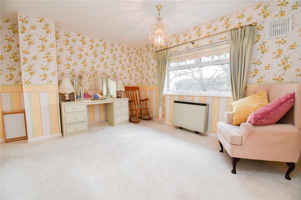 Additional property image - Heather Close, Great Sutton, Ellesmere Port