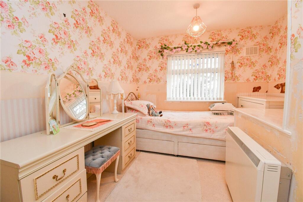 Additional property image - Heather Close, Great Sutton, Ellesmere Port