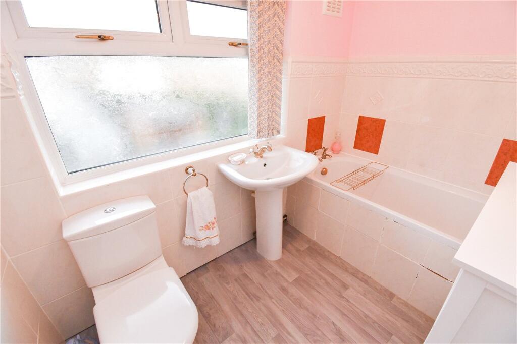 Additional property image - Heather Close, Great Sutton, Ellesmere Port