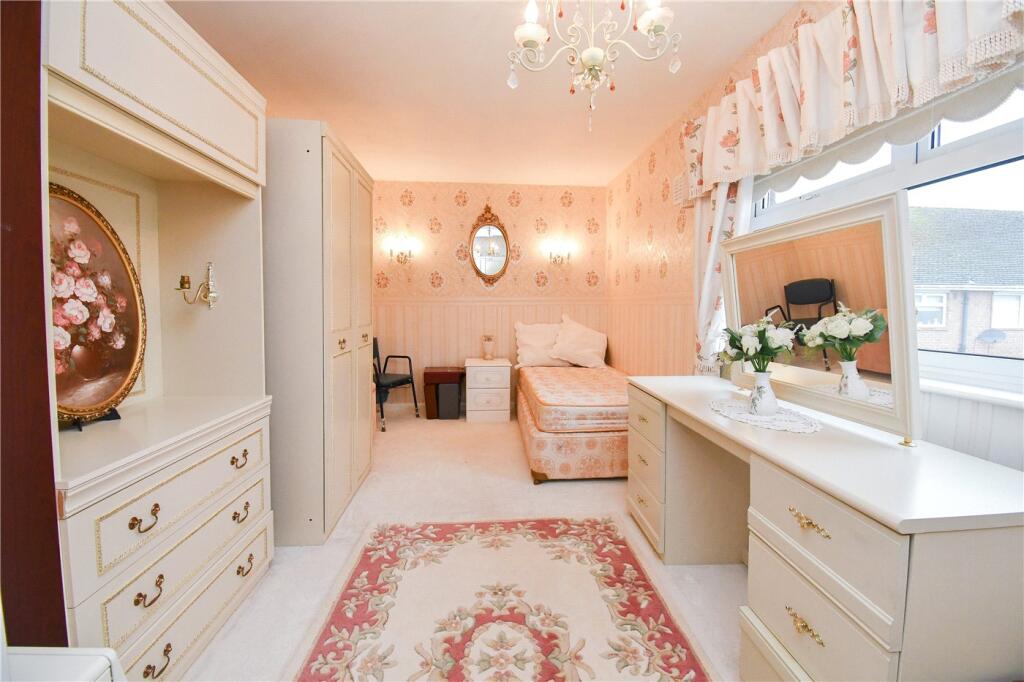 Additional property image - Heather Close, Great Sutton, Ellesmere Port
