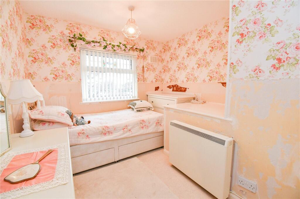 Additional property image - Heather Close, Great Sutton, Ellesmere Port