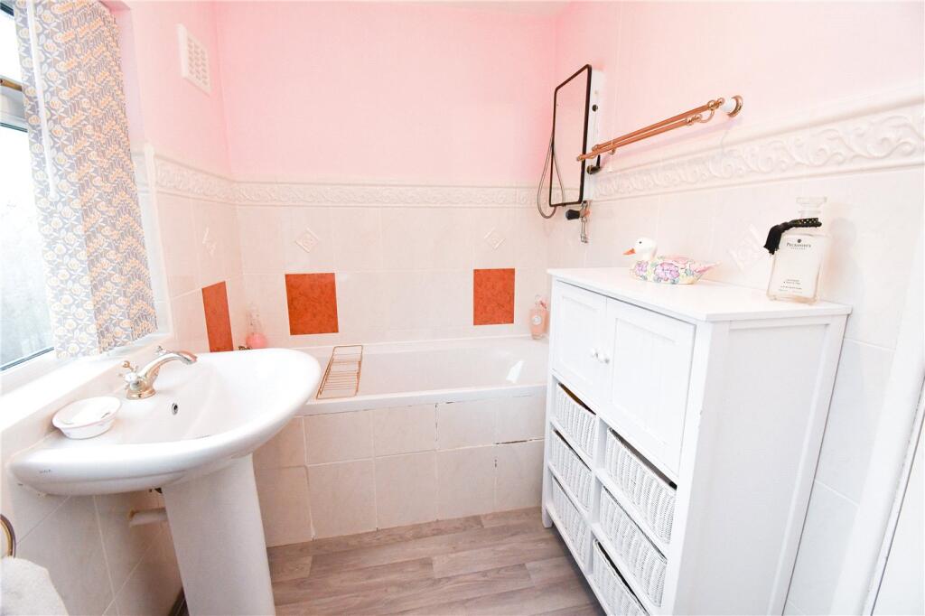 Additional property image - Heather Close, Great Sutton, Ellesmere Port
