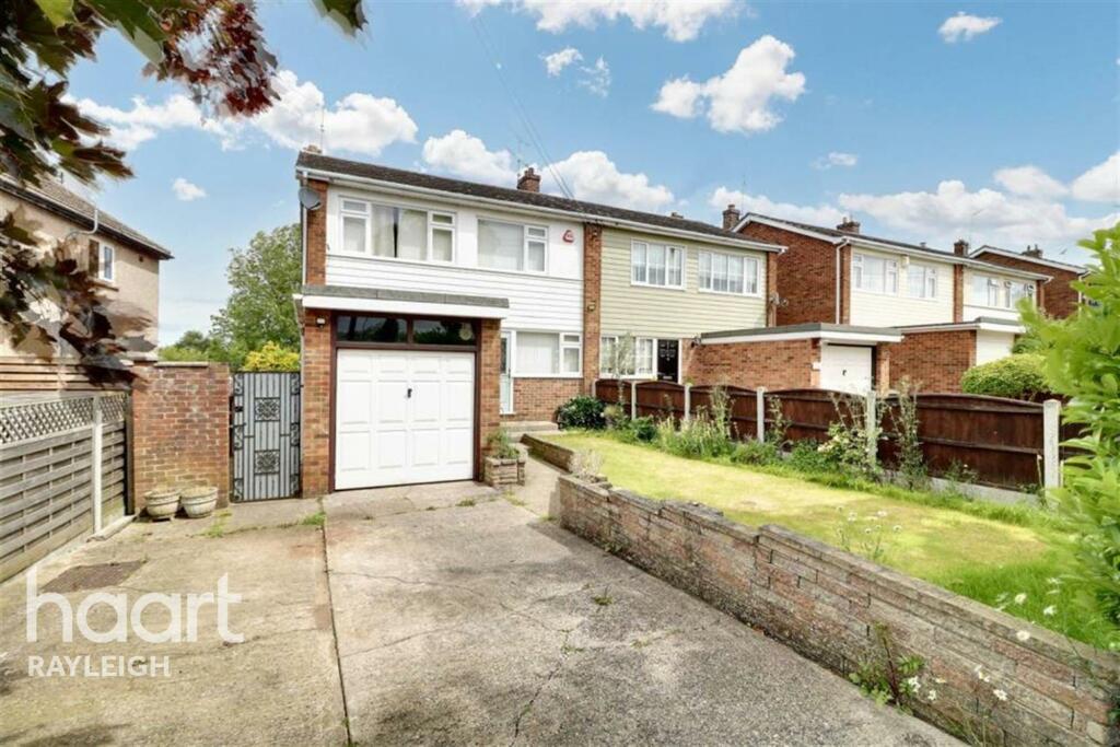 3 bedroom semidetached house for rent in Perry Street Billericay CM12