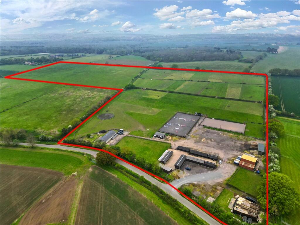 Equestrian facility for sale in Lot 1 Twin Trees Equine Centre