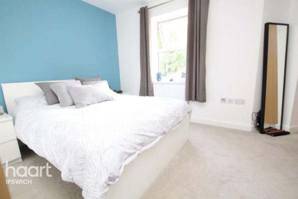 Main image of property: Meridian Rise, Ipswich