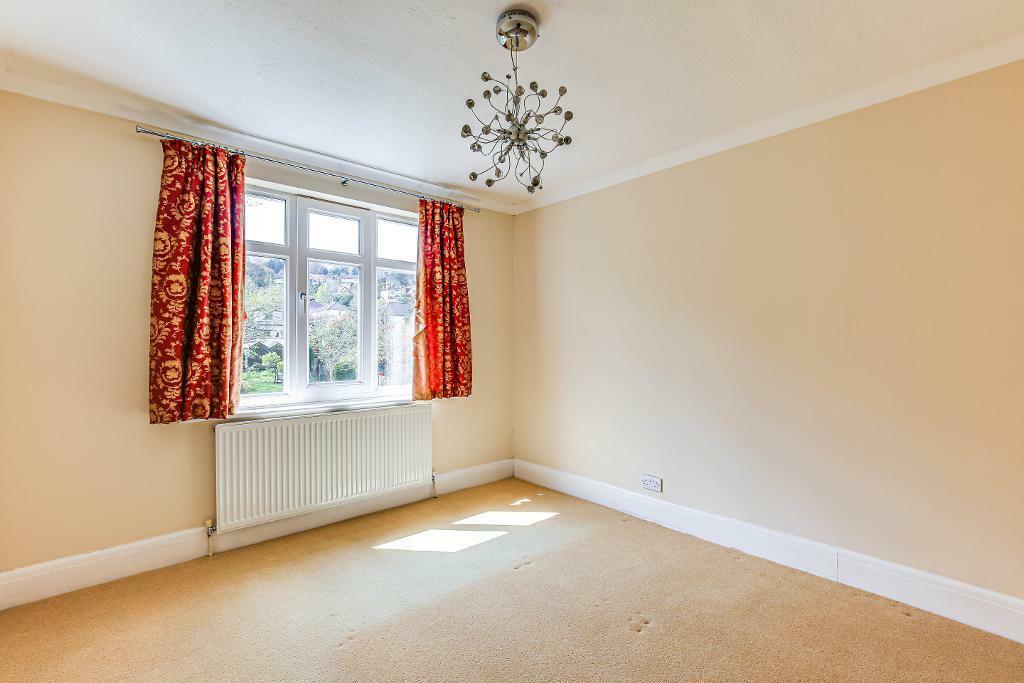4 bedroom semidetached house for sale in Mosslea Road, Whyteleafe