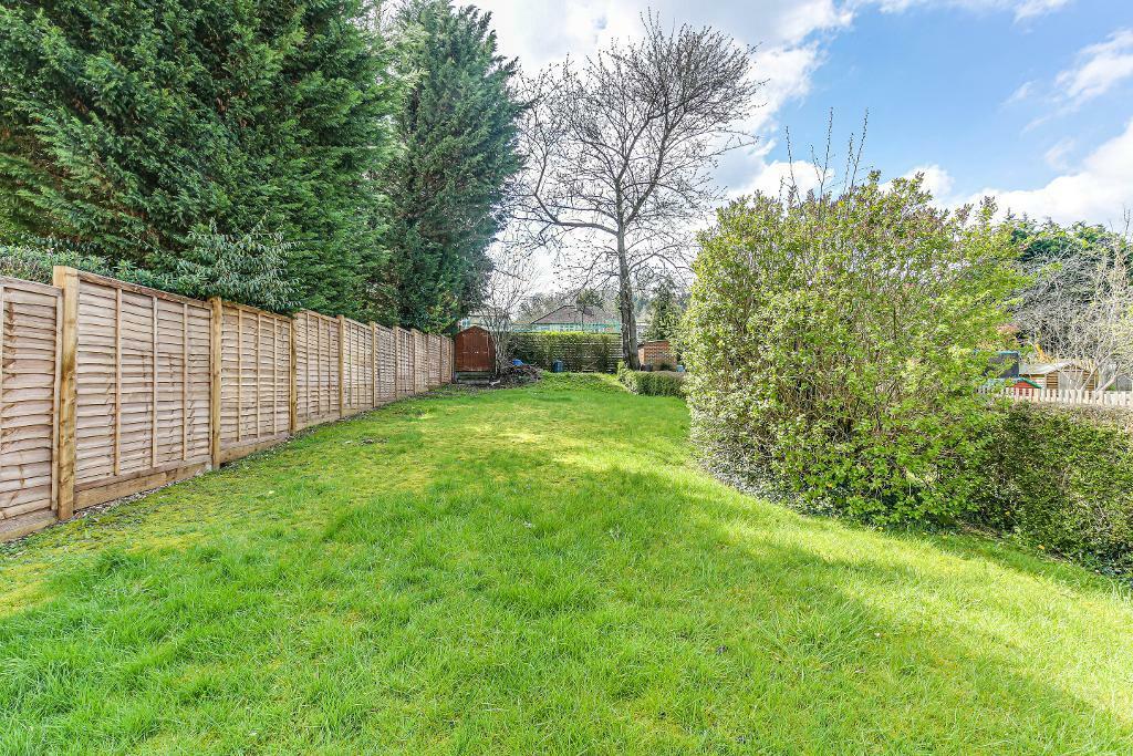 4 bedroom semidetached house for sale in Mosslea Road, Whyteleafe