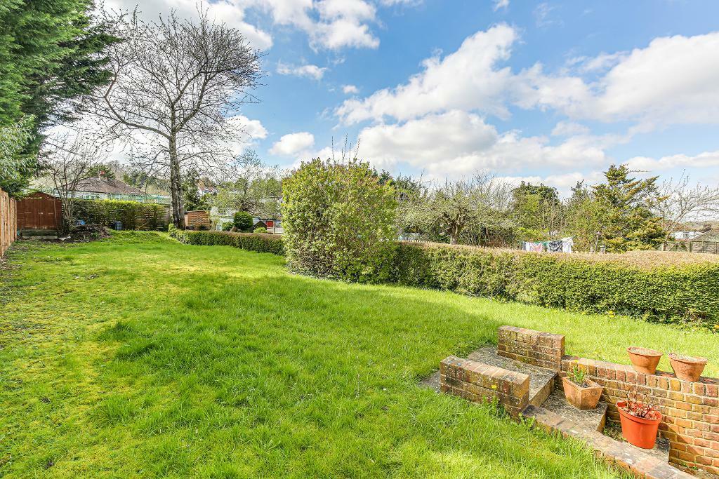 4 bedroom semidetached house for sale in Mosslea Road, Whyteleafe