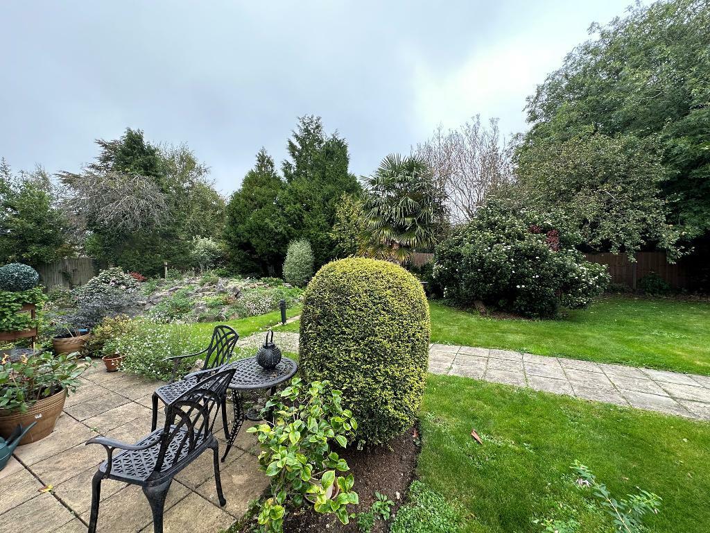 Additional property image - Limpsfield Road, Warlingham, Surrey, CR6 9RL