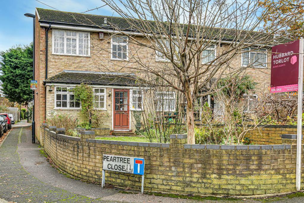 3 bedroom semidetached house for sale in Pear Tree Close, Sanderstead