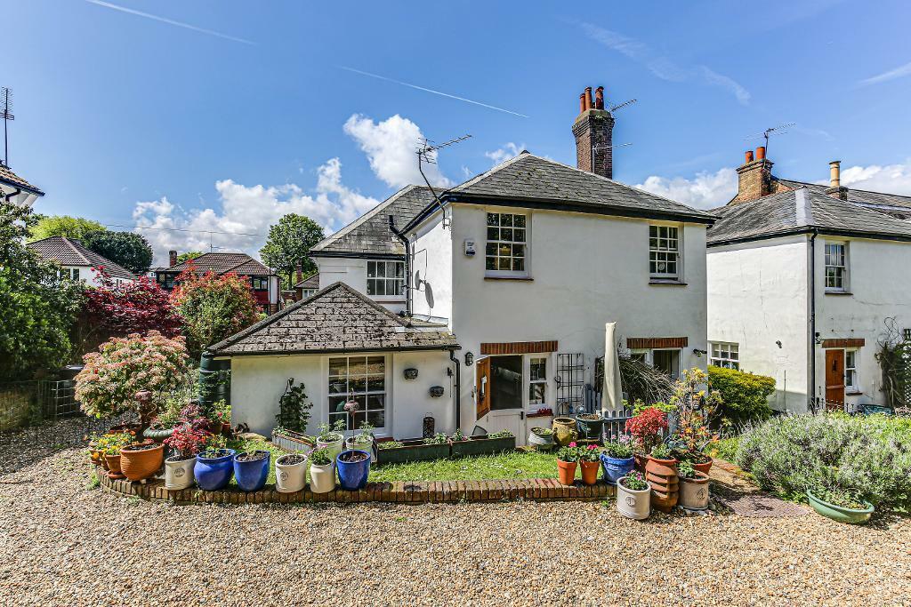 2 bedroom end of terrace house for sale in Purley Bury Cottages