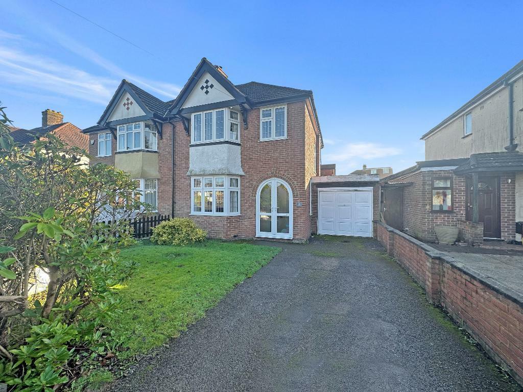 3 bedroom semidetached house for sale in Hilton Way, Sanderstead