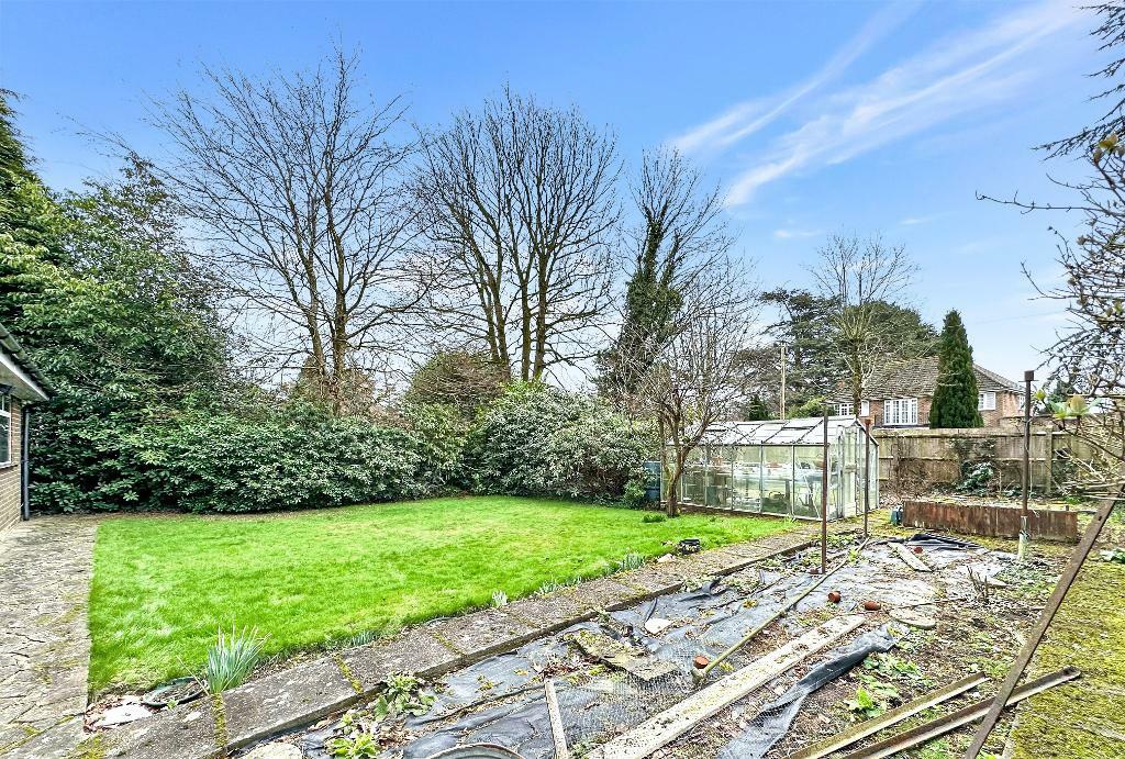 Additional property image - Landscape Road, Warlingham, Surrey, CR6 9JB