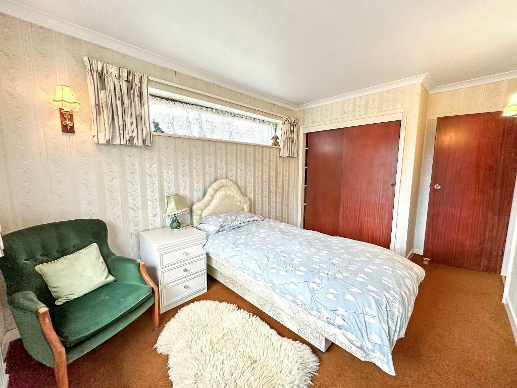 Additional property image - Landscape Road, Warlingham, Surrey, CR6 9JB