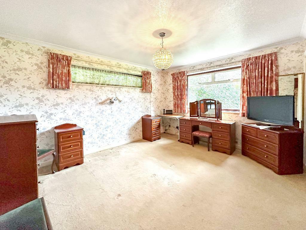 Additional property image - Landscape Road, Warlingham, Surrey, CR6 9JB