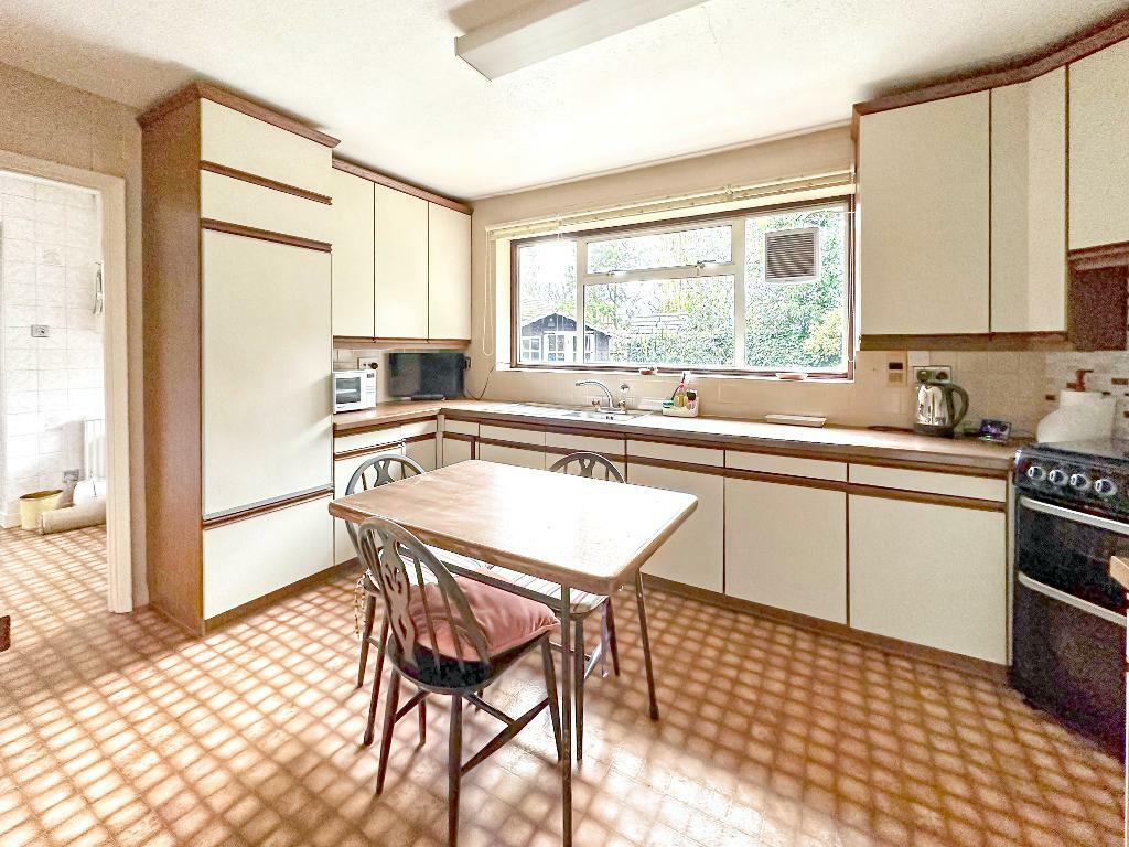 Additional property image - Landscape Road, Warlingham, Surrey, CR6 9JB