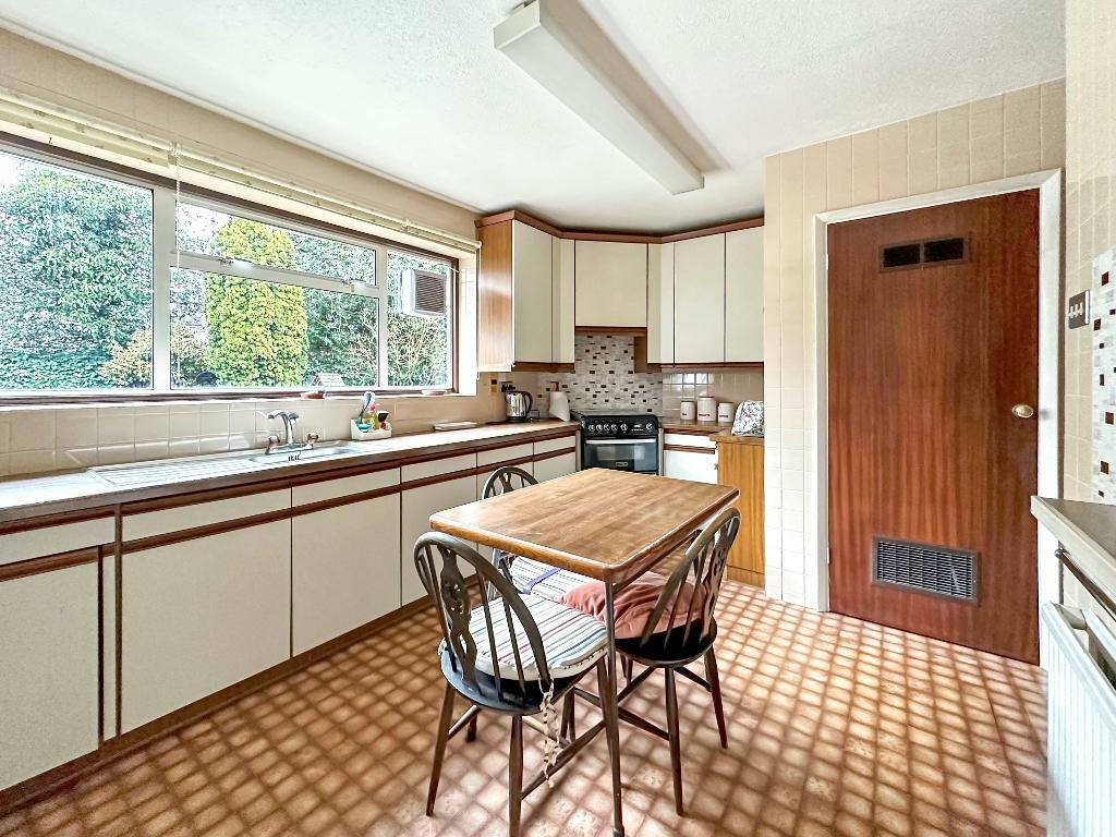 Additional property image - Landscape Road, Warlingham, Surrey, CR6 9JB