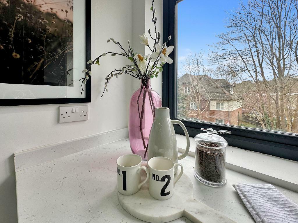 Additional property image - Whyteleafe Hill, Whyteleafe, CR3 0AG