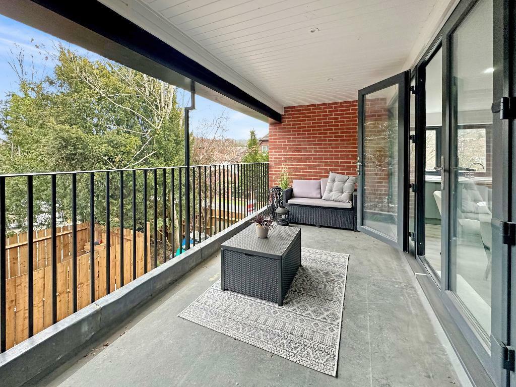 Additional property image - Whyteleafe Hill, Whyteleafe, CR3 0AG