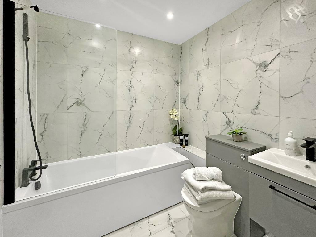 Additional property image - Whyteleafe Hill, Whyteleafe, CR3 0AG