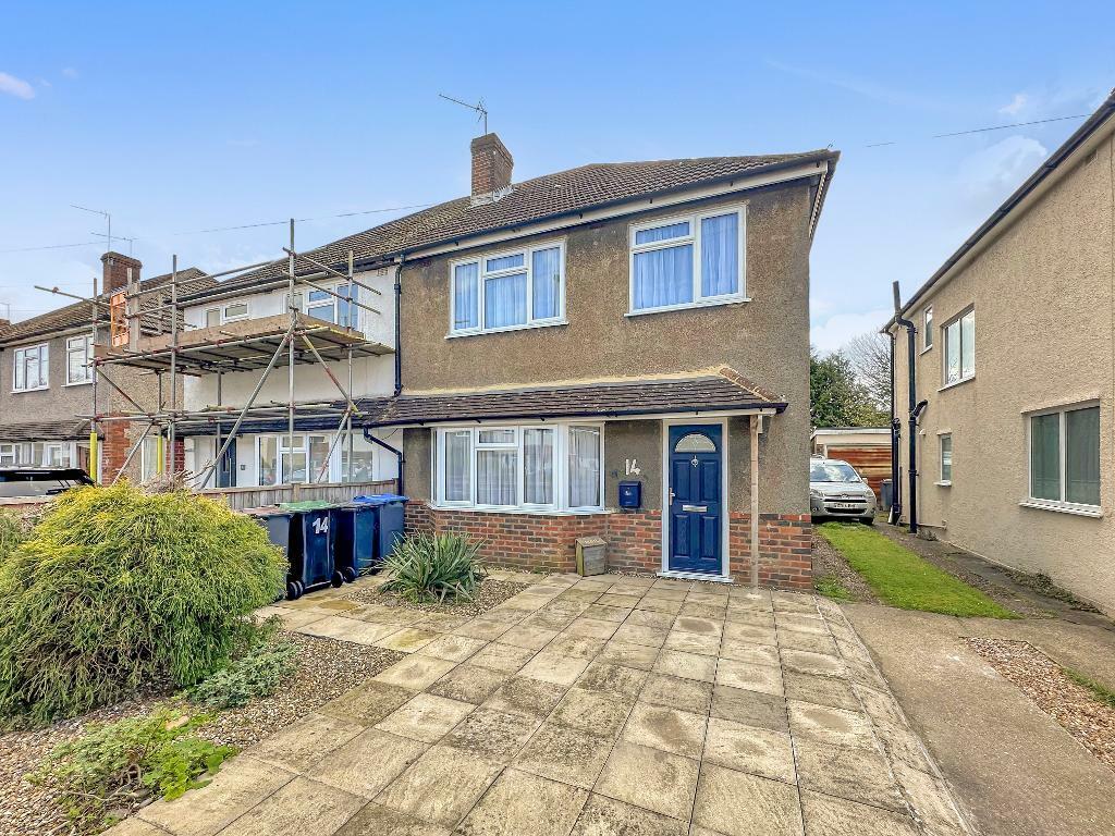 3 bedroom semidetached house for sale in Harewood Gardens, Sanderstead