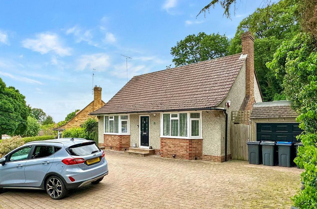 2 bedroom bungalow for sale in Croham Valley Road, South Croydon, CR2