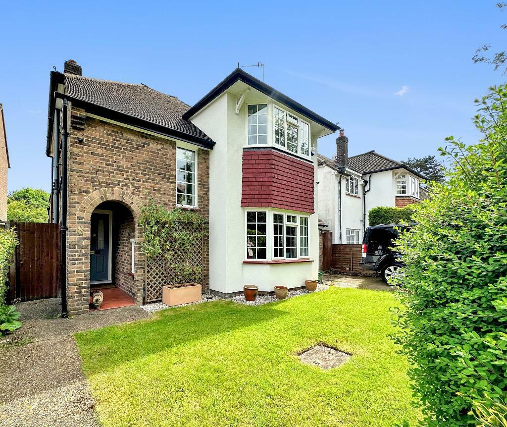4 bedroom detached house for sale in Ownstead Gardens, Sanderstead