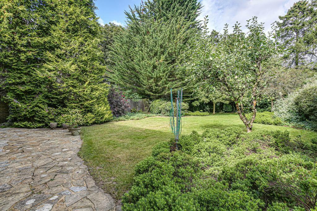 Additional property image - Landscape Road, Warlingham, Surrey, CR6 9JB