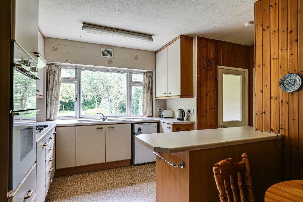 Additional property image - Landscape Road, Warlingham, Surrey, CR6 9JB