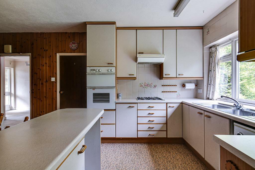Additional property image - Landscape Road, Warlingham, Surrey, CR6 9JB