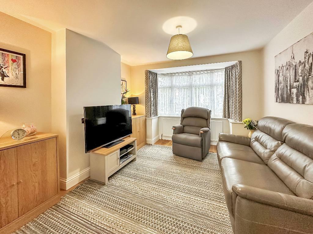 Additional property image - Hamsey Green Gardens, Warlingham, Surrey, CR6 9RT