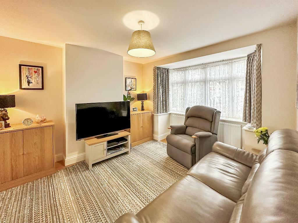 Additional property image - Hamsey Green Gardens, Warlingham, Surrey, CR6 9RT