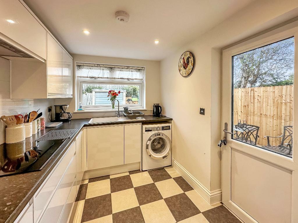 Additional property image - Hamsey Green Gardens, Warlingham, Surrey, CR6 9RT