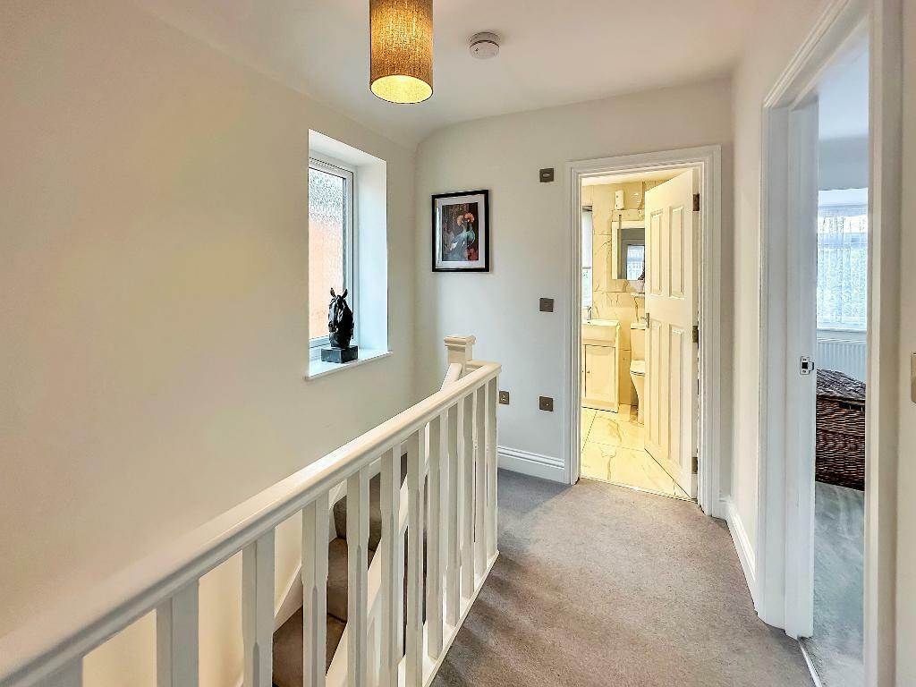 Additional property image - Hamsey Green Gardens, Warlingham, Surrey, CR6 9RT