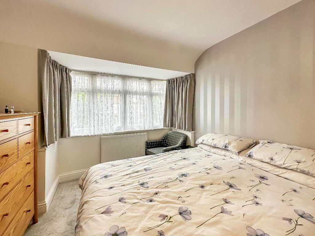 Additional property image - Hamsey Green Gardens, Warlingham, Surrey, CR6 9RT