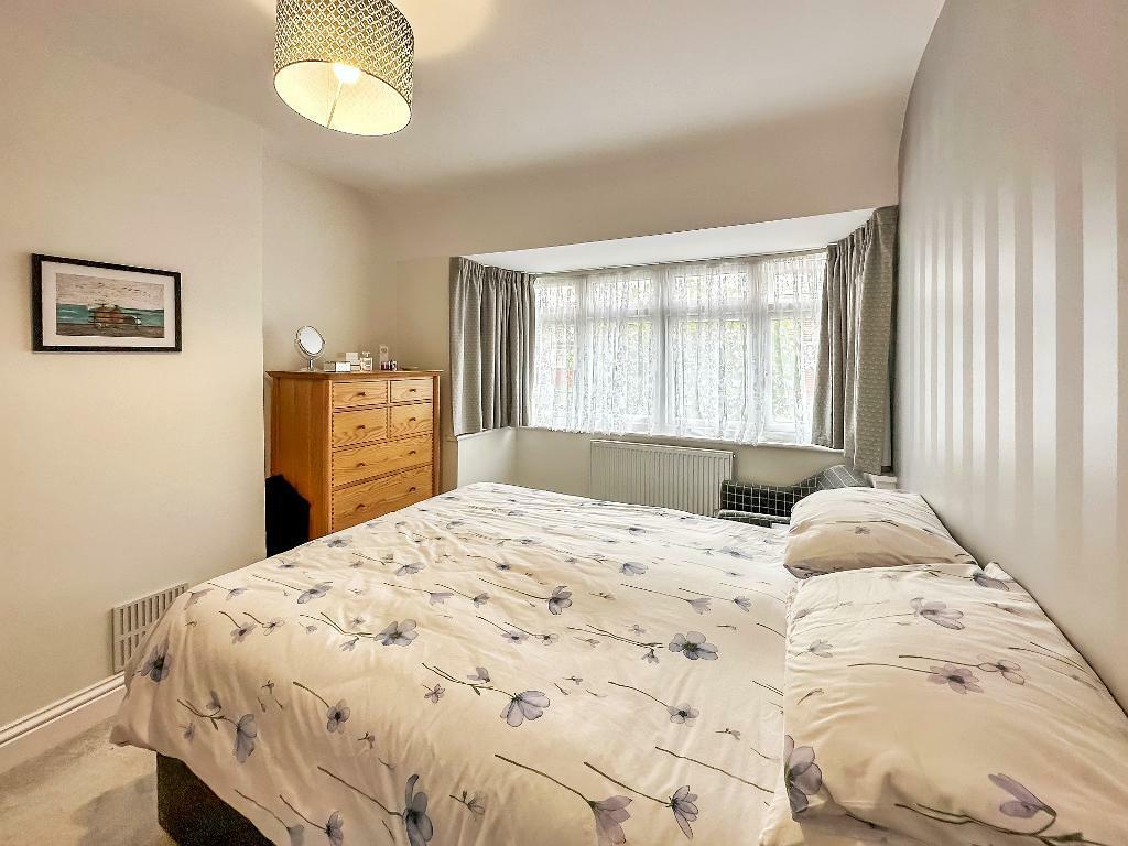 Additional property image - Hamsey Green Gardens, Warlingham, Surrey, CR6 9RT