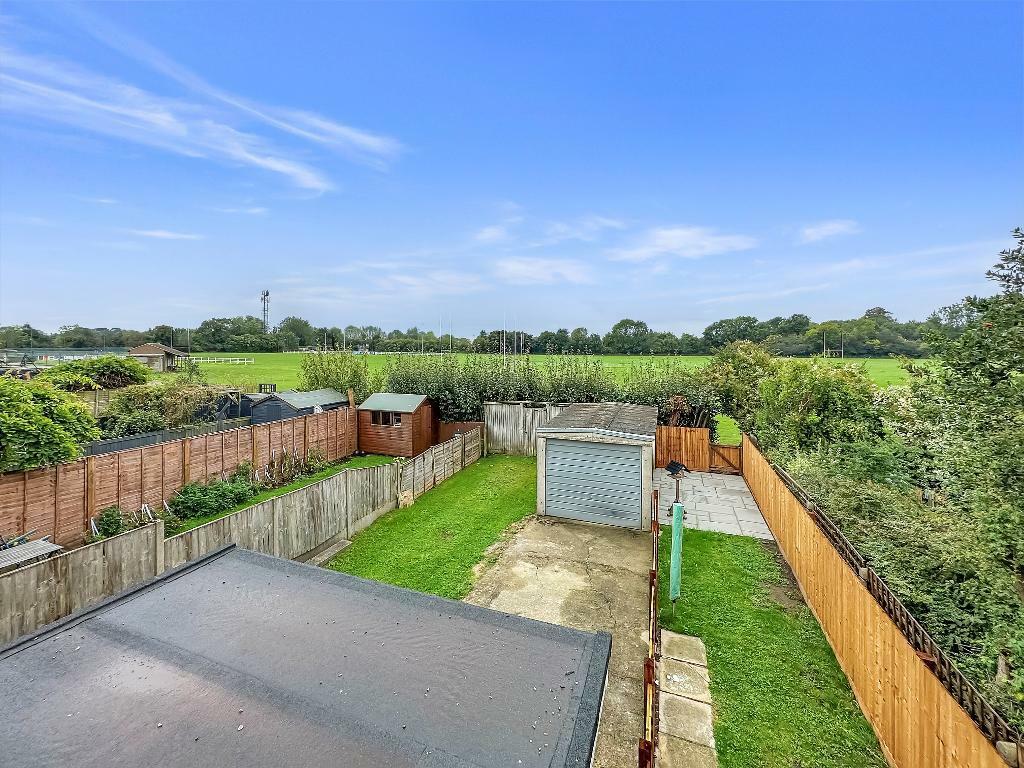 Additional property image - Hamsey Green Gardens, Warlingham, Surrey, CR6 9RT