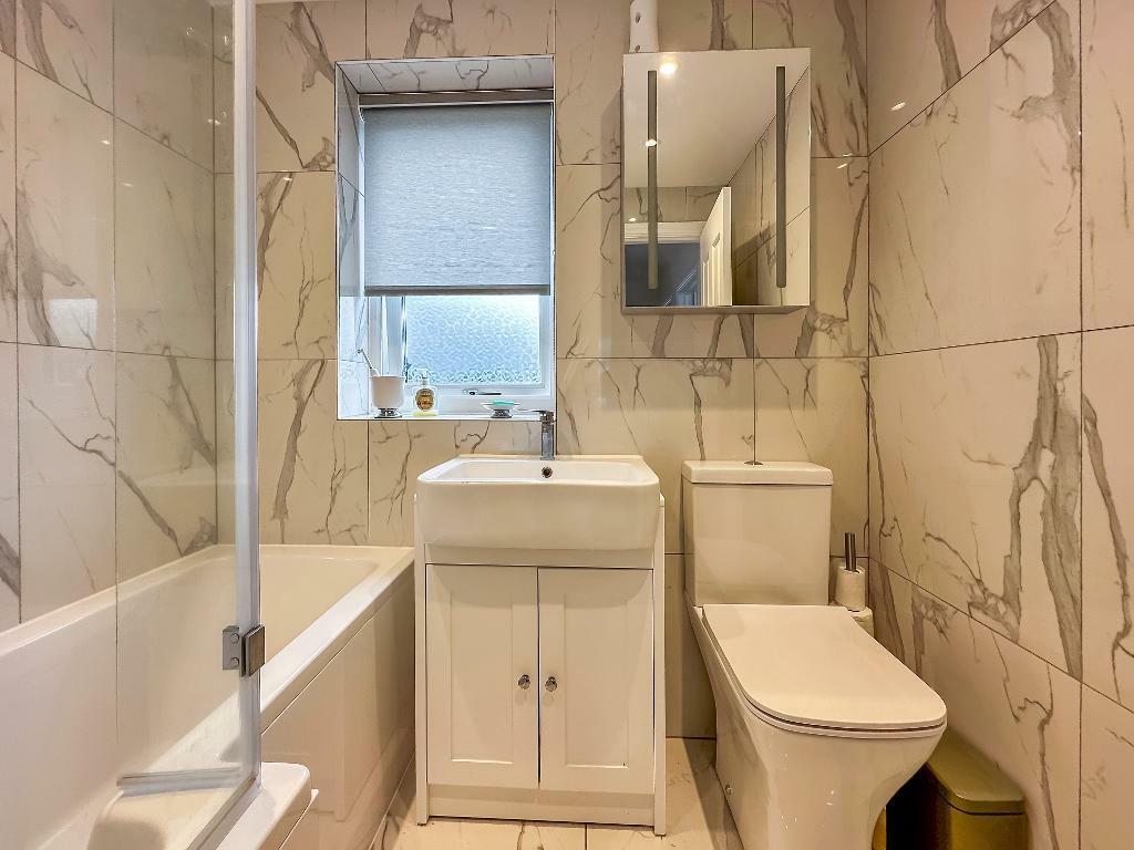 Additional property image - Hamsey Green Gardens, Warlingham, Surrey, CR6 9RT