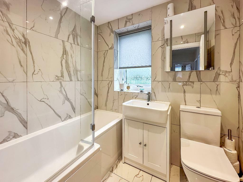 Additional property image - Hamsey Green Gardens, Warlingham, Surrey, CR6 9RT