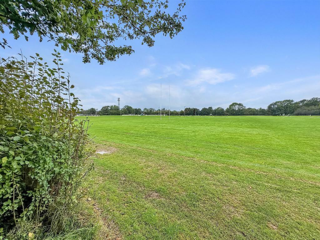 Additional property image - Hamsey Green Gardens, Warlingham, Surrey, CR6 9RT