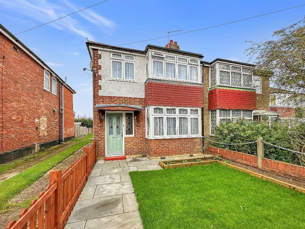 Additional property image - Hamsey Green Gardens, Warlingham, Surrey, CR6 9RT