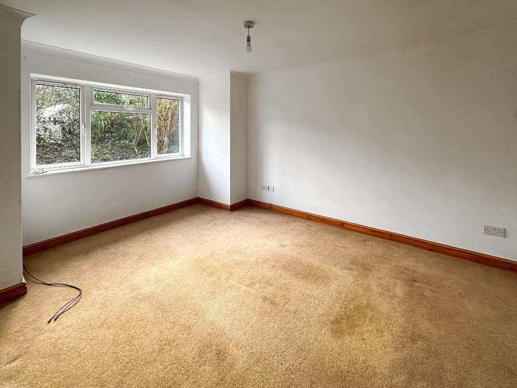 Additional property image - Tillingdown Hill, Caterham, Surrey, CR3 6QL