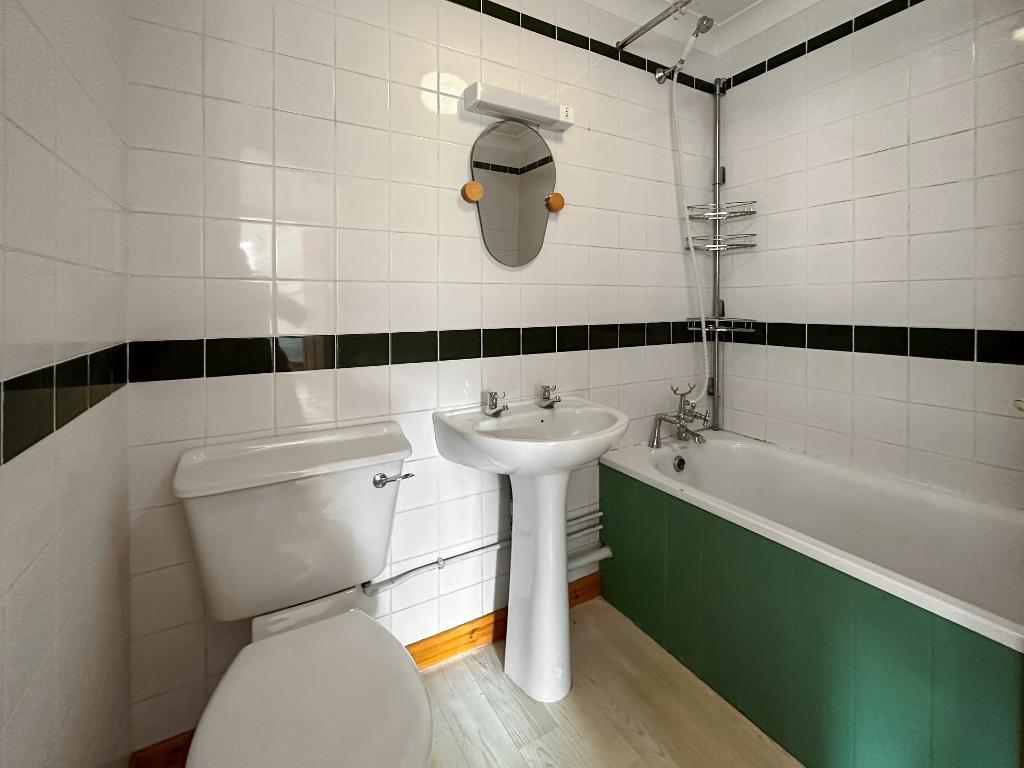 Additional property image - Tillingdown Hill, Caterham, Surrey, CR3 6QL
