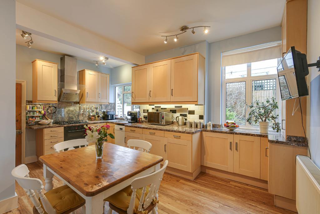 Additional property image - Heathhurst Road, South Croydon, Surrey, CR2 0BA